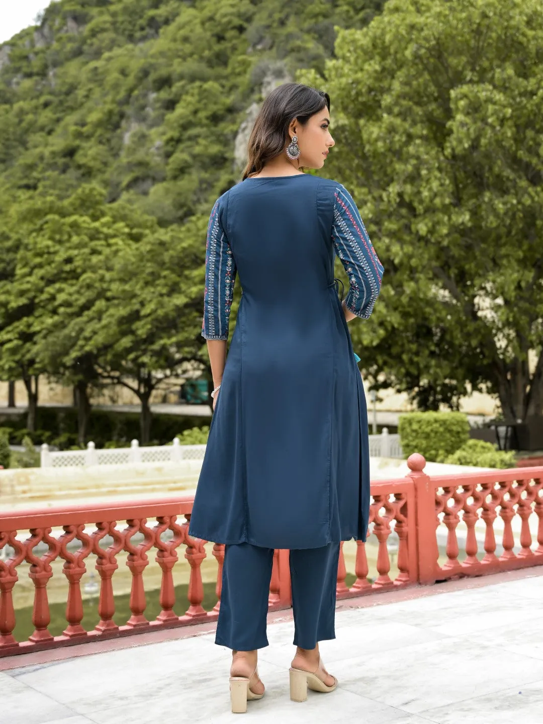 Blue Floral Printed Liva Rayon Kurta Pant & Dupatta Set With Doris At Waist & Thread Work & Tassels