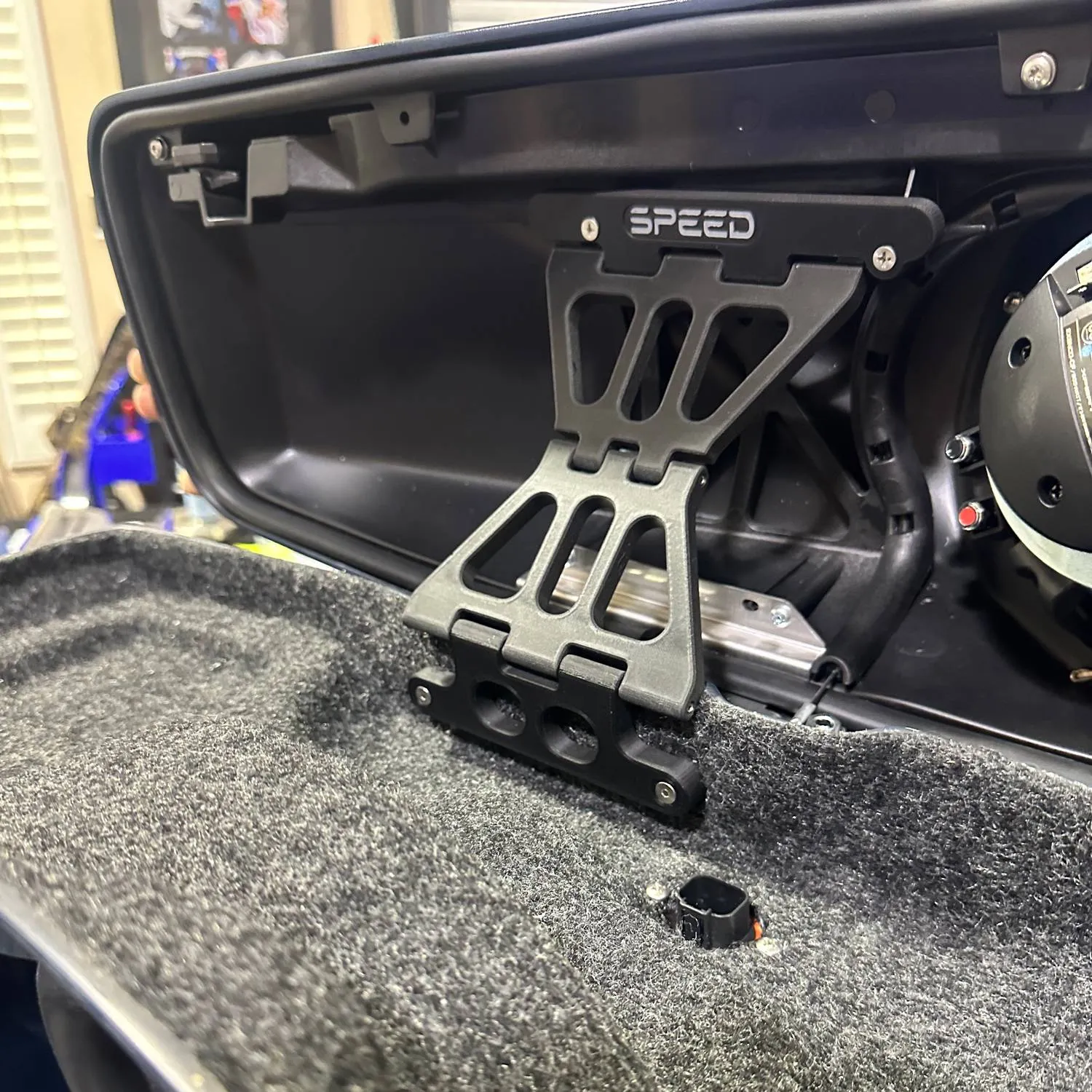 Speed By Design 14  NO DRAMA LID STOPPERS