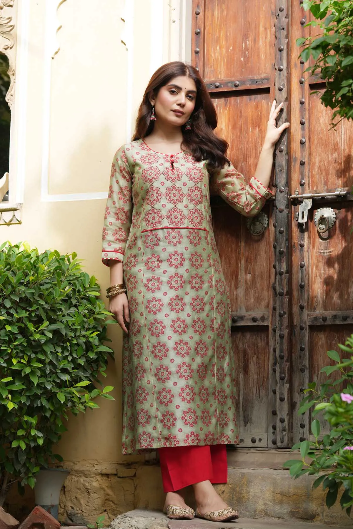 Straight Fit Olive Green Kurta In Printed Chanderi Fabric